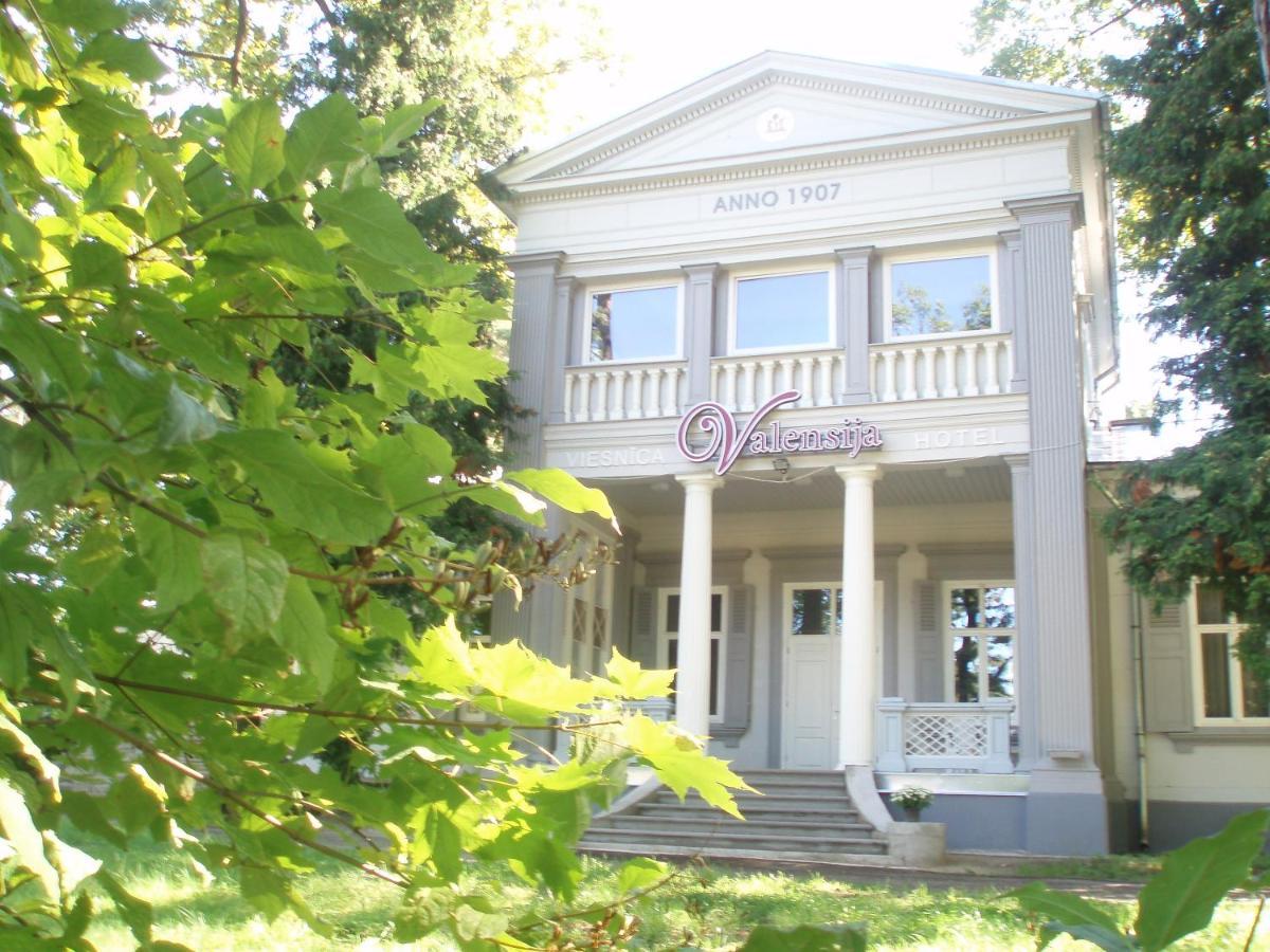 Valensija Hotel Jūrkalne Екстериор снимка